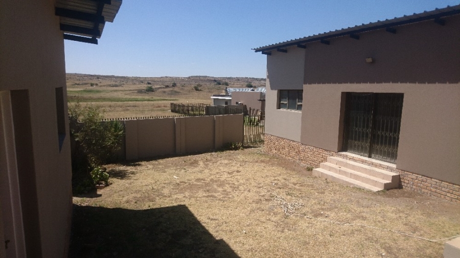 To Let 3 Bedroom Property for Rent in Hillside Free State